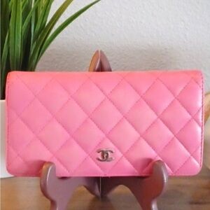 AUTHENTIC CHANEL LONG BIFOLD WALLET